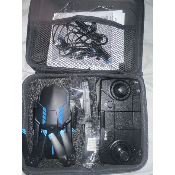 HD Dual Camera WiFi Drone 2 Batteries TM - Picture 2 of 4